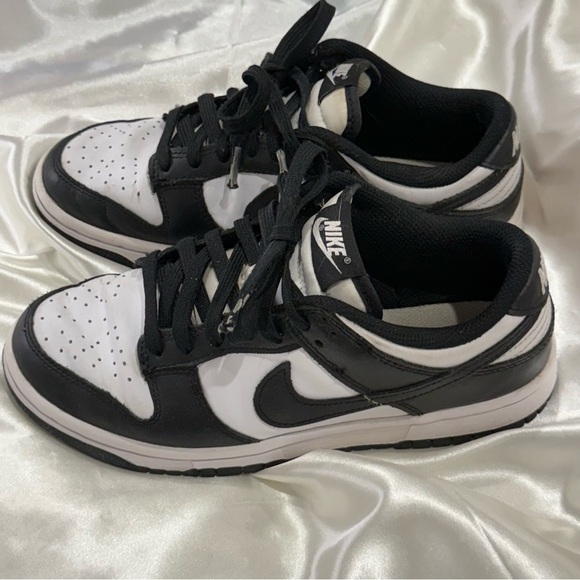 Nike Dunks Low Retro Sneakers Pandas Black White Size 6W Leather Colorblock - Picture 4 of 15